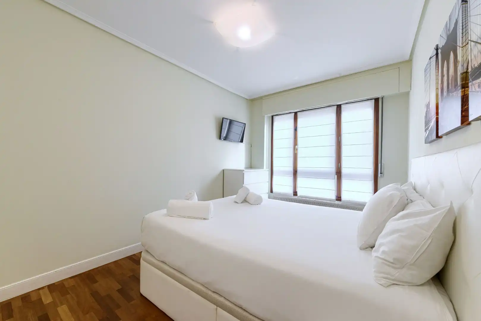Bedroom of Flat for rent in Bilbao   with Heating, Furnished and Oven