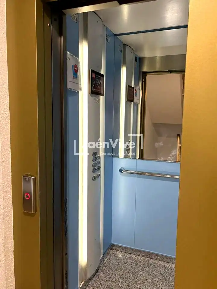 Pis en venda en Jaén amb Aire condicionat, Calefacció i Terrassa