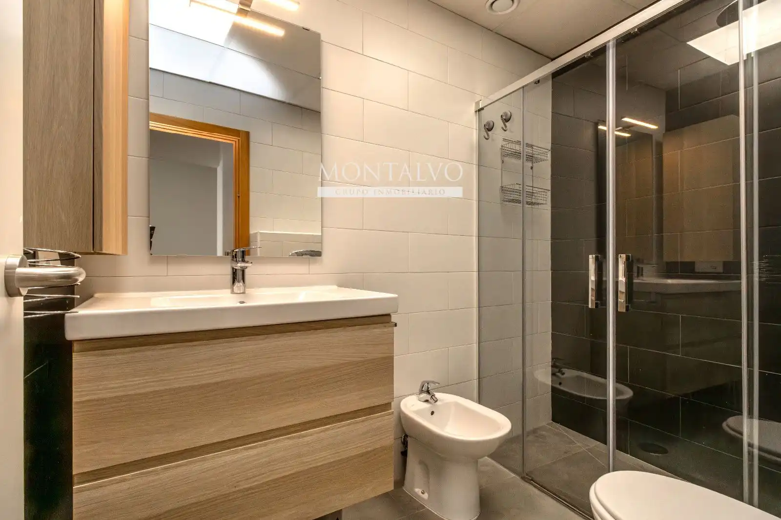 Baño de Piso de alquiler en Ogíjares con Amueblado