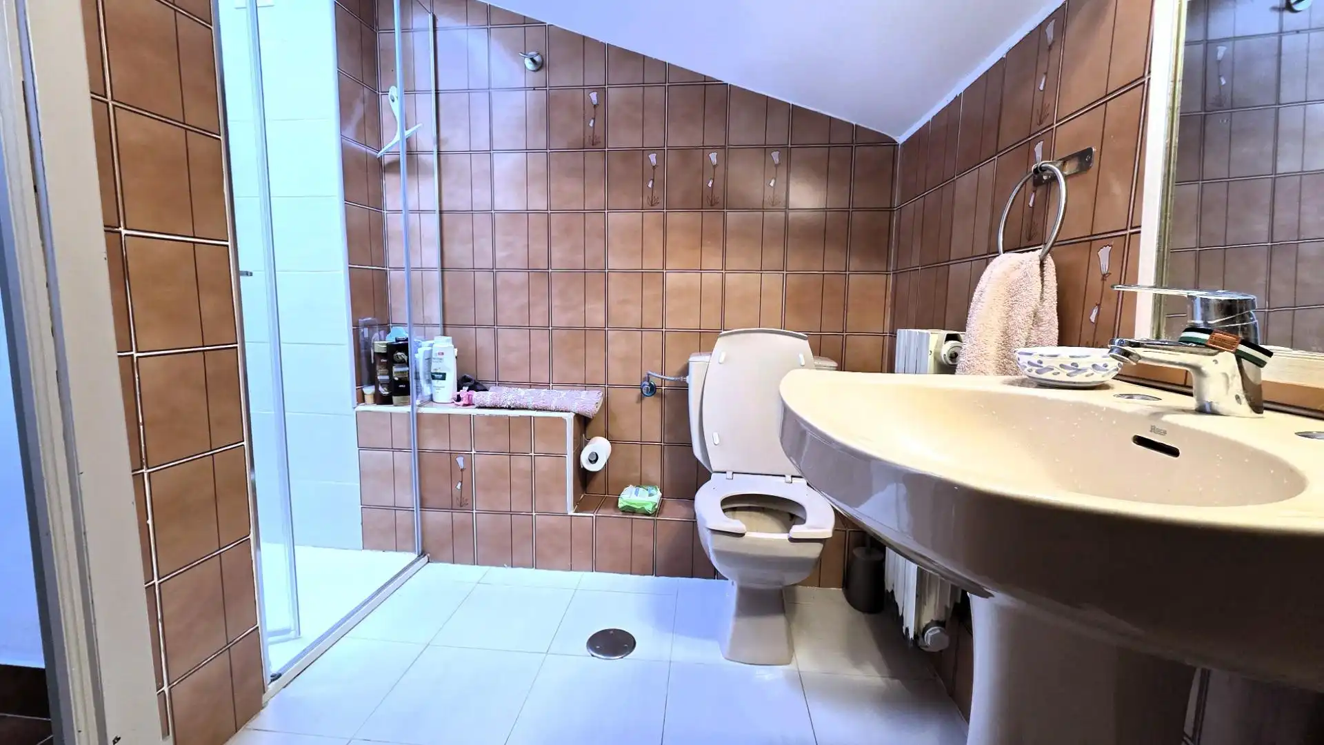 Baño de Piso en venta en Ávila con Calefacción y Amueblado