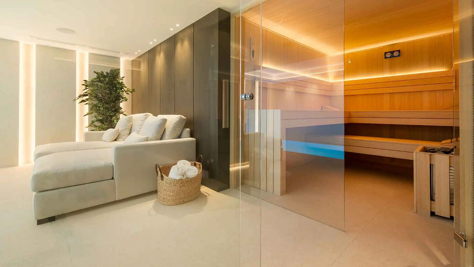 Sala d'estar de Casa o xalet en venda en Benahavís amb Aire condicionat, Jardí privat i Terrassa