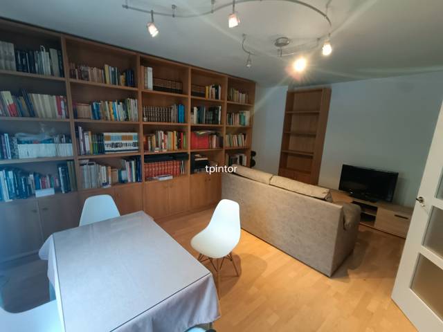 Piso en Alquiler en Calle Zurbarán en Casco Antiguo