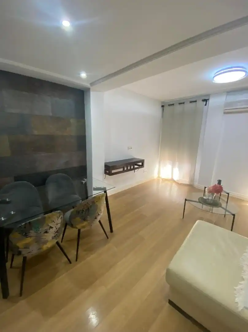 Sala de estar de Dúplex de alquiler en Dos Hermanas con Aire acondicionado, Parquet y Terraza
