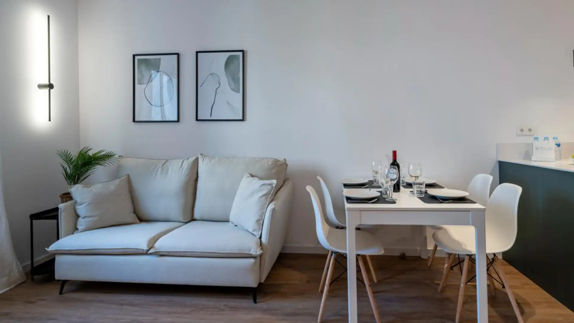 Dining room of Apartments for rent in  Barcelona Capital  with Air Conditioner, Heating and Furnished