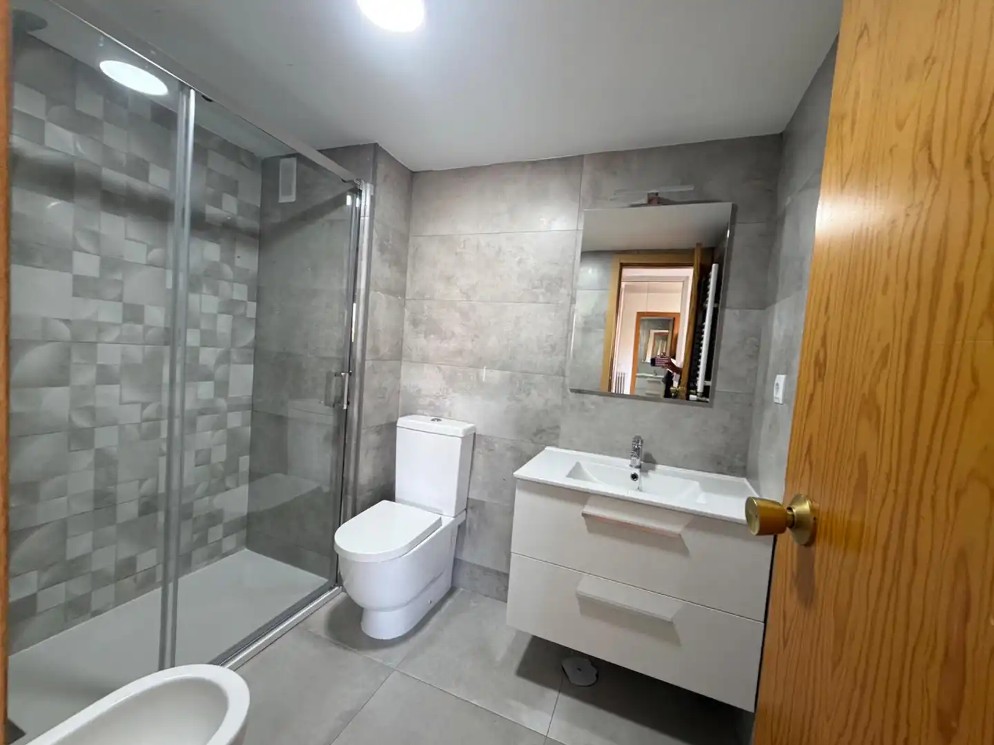 Baño de Piso de alquiler en Madrid con Calefacción, Parquet y Terraza