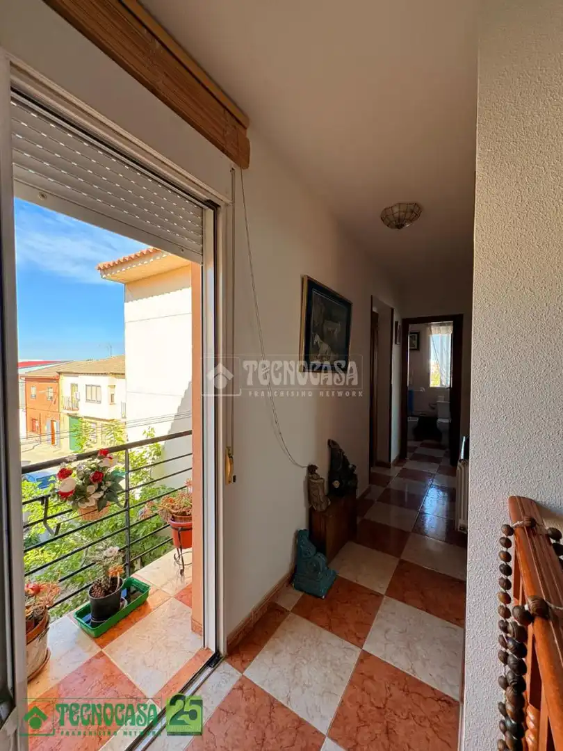Casa adosada en venta en Lillo con Calefacción
