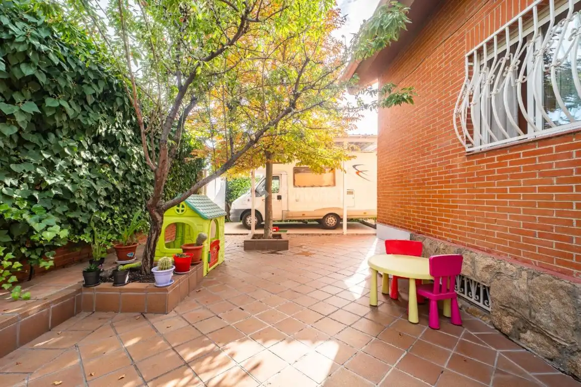 Casa bifamiliare con giardino in vendita a  Urbanizaciones, imagen 7