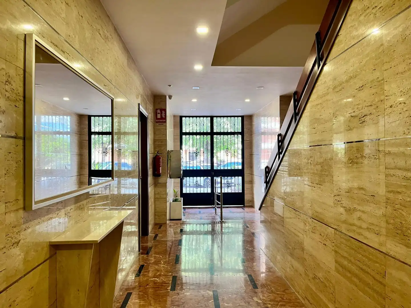 Flat for sale in Sevilla  with Air Conditioner, Terrace and Balcony