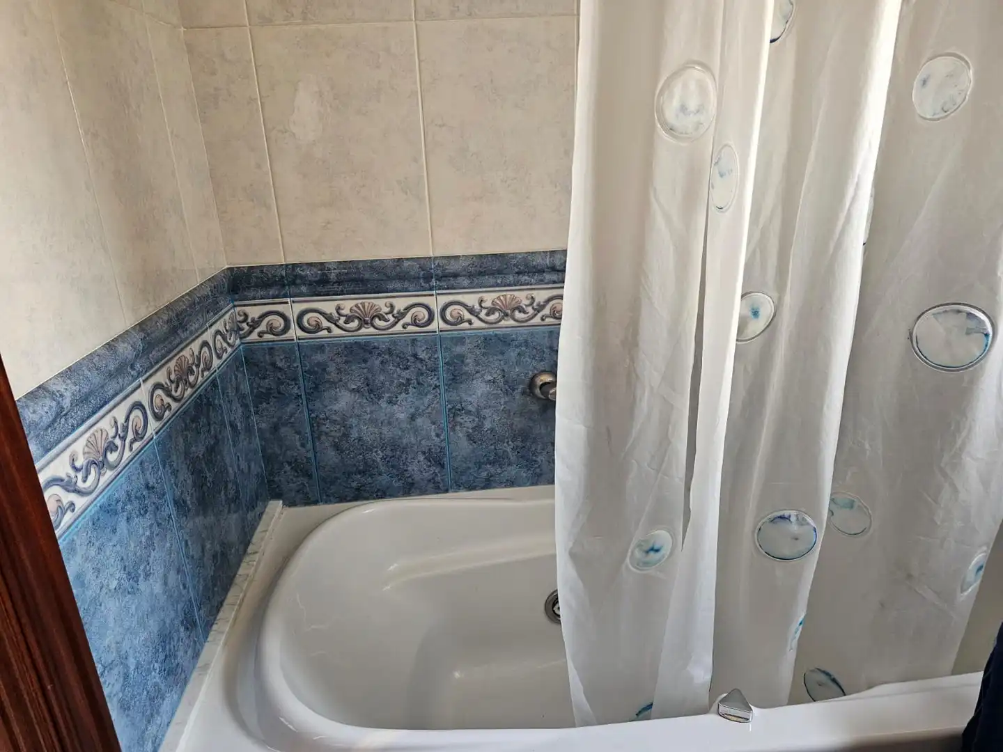 Bany de Casa o xalet en venda en Girona amb Calefacció, Jardí privat i Terrassa