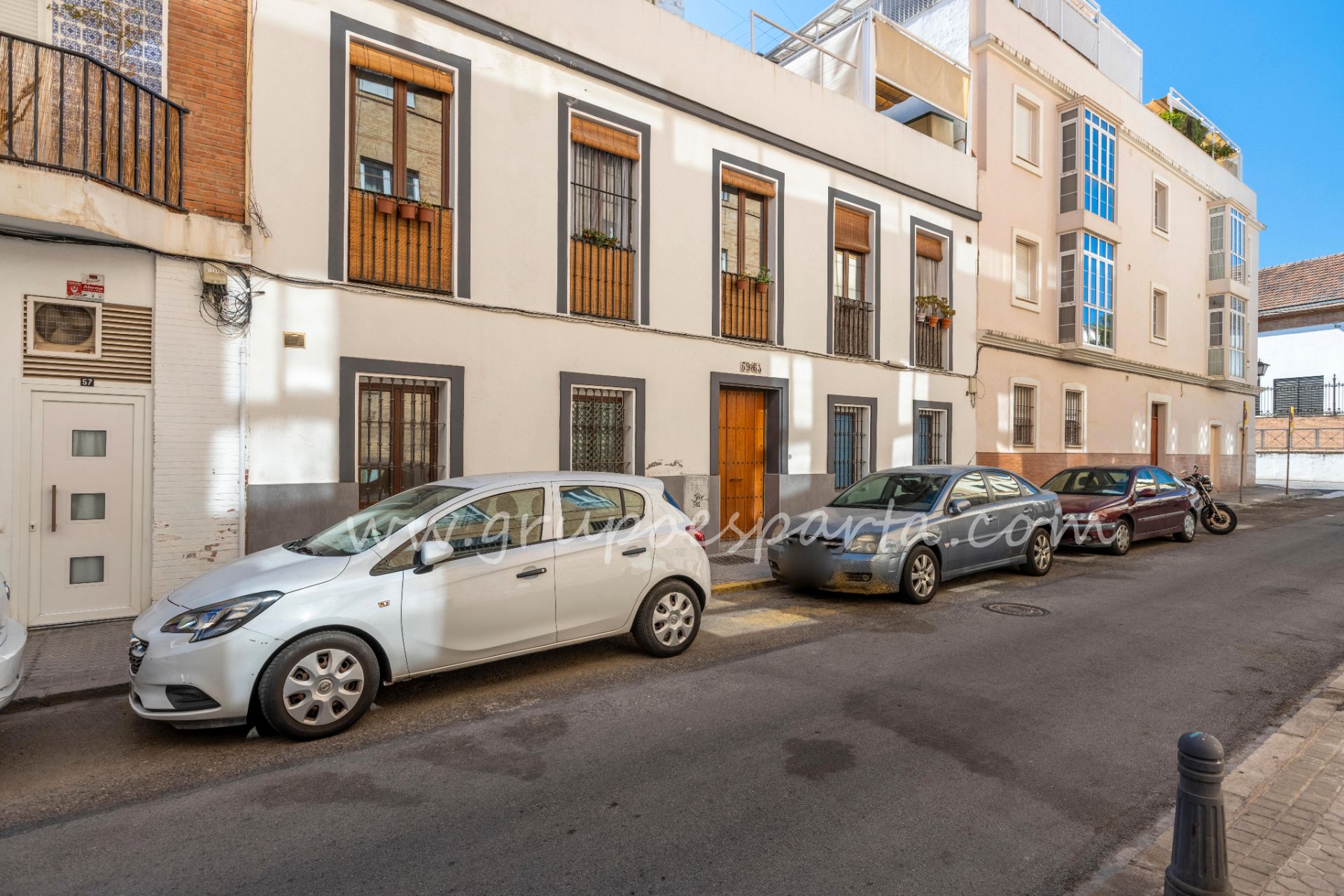 Vista exterior de Apartament en venda en  Sevilla Capital amb Aire condicionat i Balcó