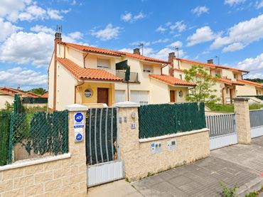 Maison mitoyenne avec jardin à vendre à Valle de Mena