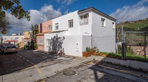 Foto 2 de Casa adosada en venta en Camino de los Neveros - Serrallo, Granada Capital