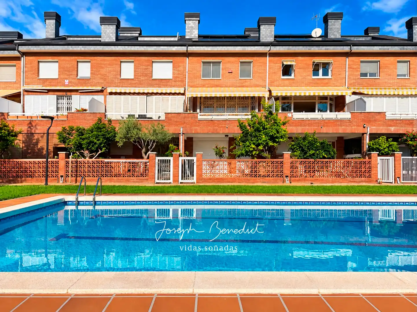 Piscina de Casa o chalet en venta en Castelldefels con Aire acondicionado, Calefacción y Jardín privado