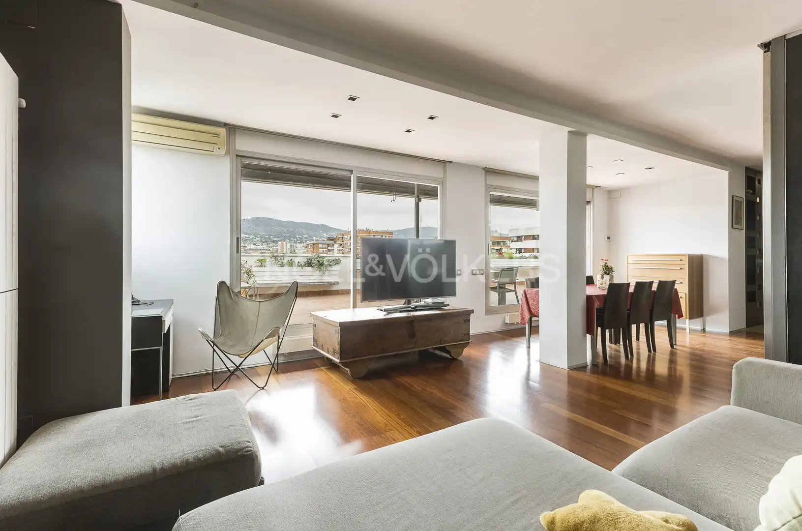 Sala d'estar de Pis de lloguer en Barcelona amb Aire condicionat, Calefacció i Parquet