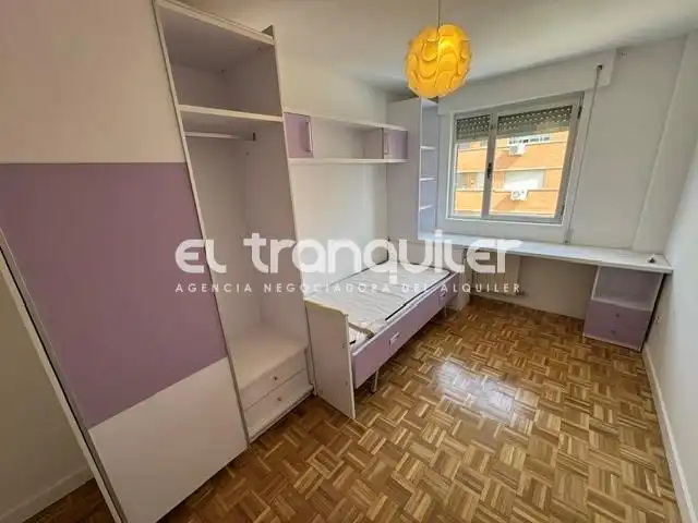 Dormitori de Pis de lloguer en Getafe amb Parquet, Piscina i Moblat