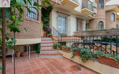 Vista exterior de Casa adosada en venda en La Zubia amb Aire condicionat, Calefacció i Parquet