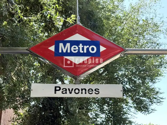 Parking de Piso en venta en Madrid con Aire acondicionado, Calefacción y Jardín privado