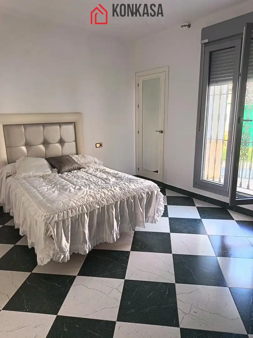 Dormitori de Casa o xalet en venda en Arcos de la Frontera amb Aire condicionat i Traster