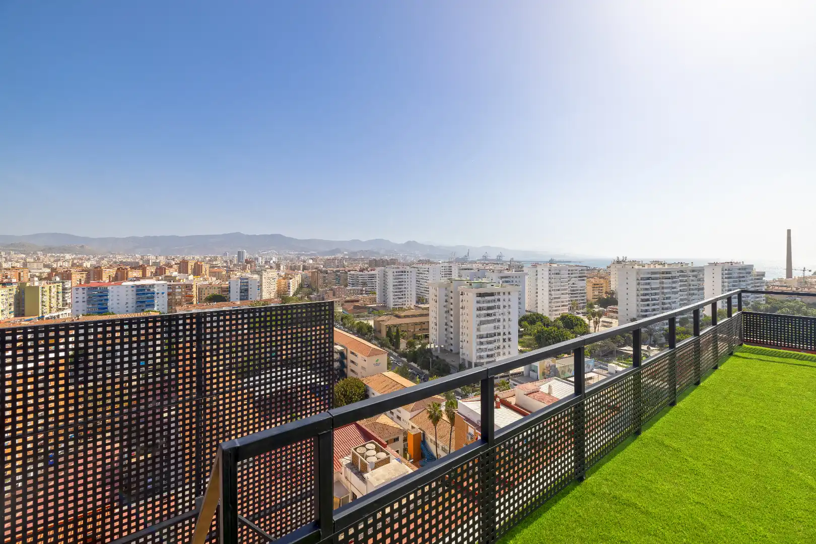 Vista exterior de Àtic en venda en Málaga amb Aire condicionat, Calefacció i Parquet