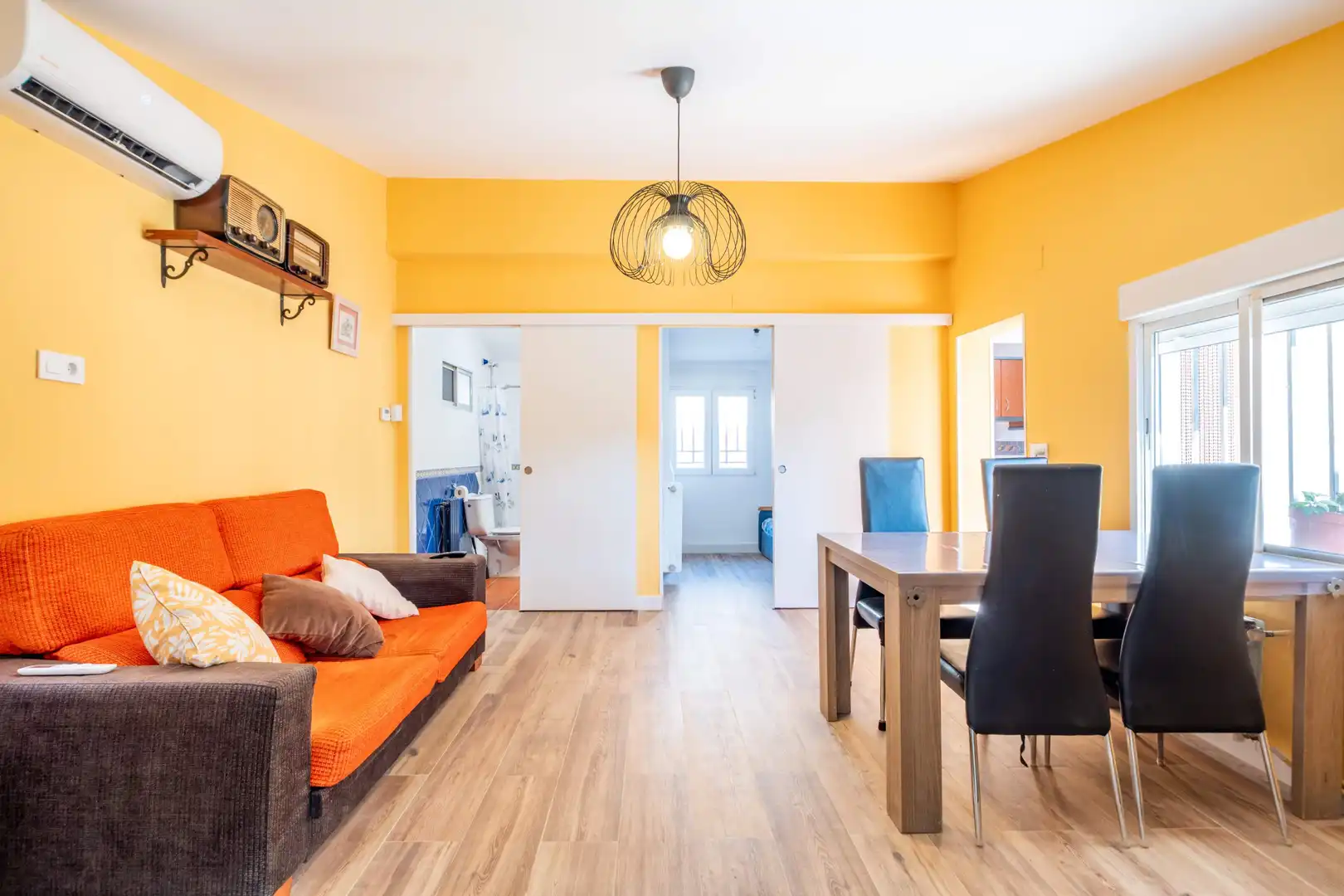 Sala d'estar de Finca rústica en venda en Cadrete amb Aire condicionat, Calefacció i Jardí privat