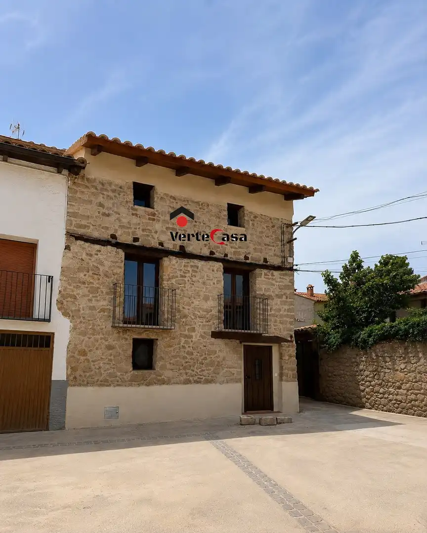 Vista exterior de Casa o xalet en venda en Mora de Rubielos amb Traster i Balcó