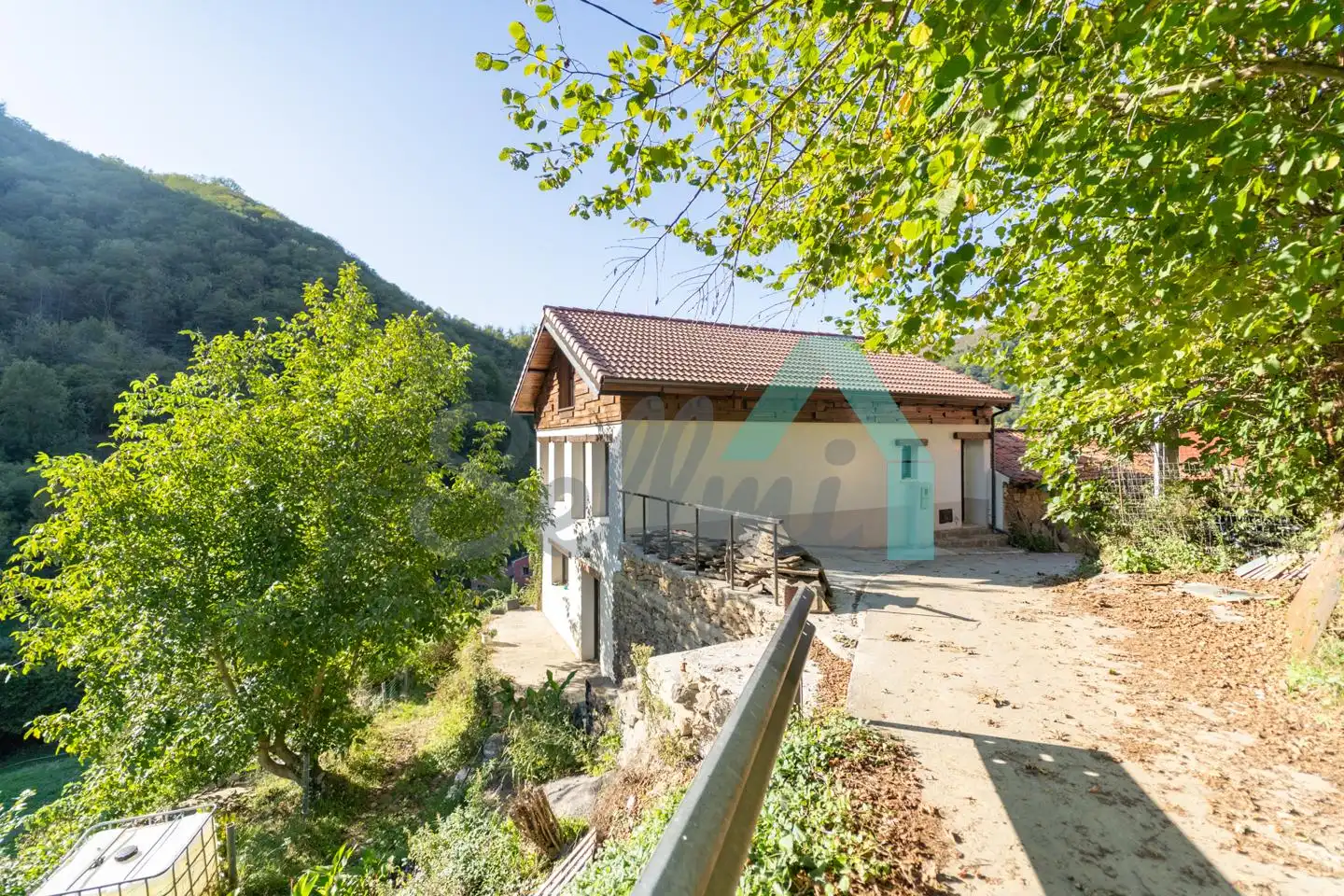 Vista exterior de Casa o chalet de alquiler en Mieres (Asturias) con Calefacción, Terraza y Amueblado