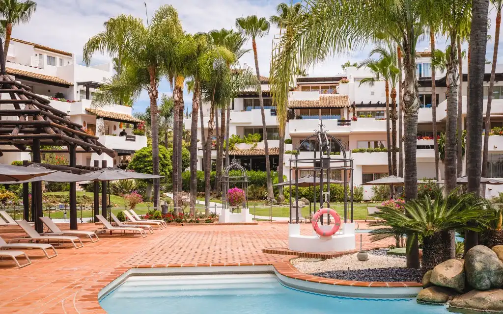 Habitatge amb piscina en venda a Milla de Oro, imagen 40