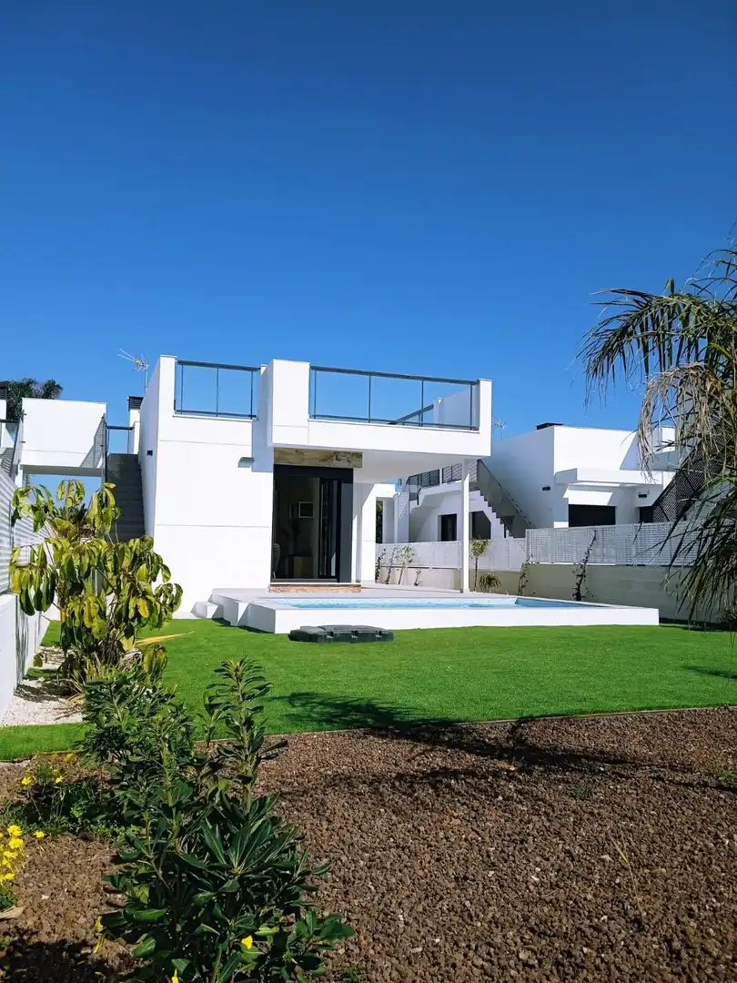 Vista exterior de Casa o xalet en venda en El Verger amb Aire condicionat, Jardí privat i Piscina