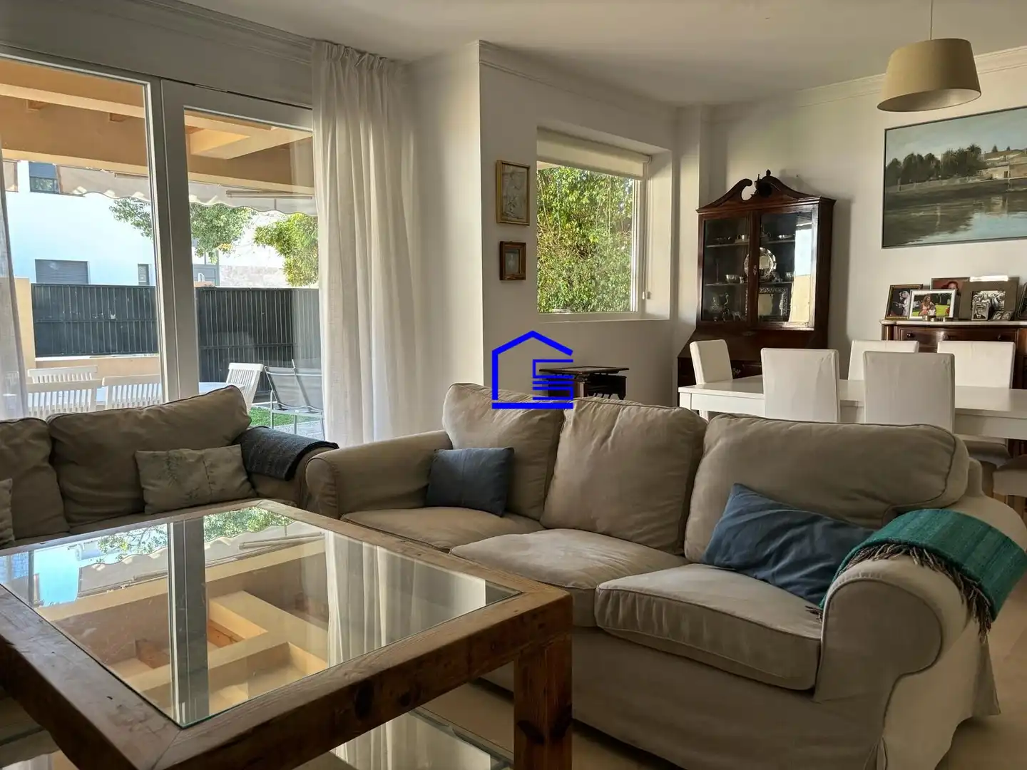 Sala de estar de Casa adosada en venta en El Puerto de Santa María con Aire acondicionado, Jardín privado y Amueblado