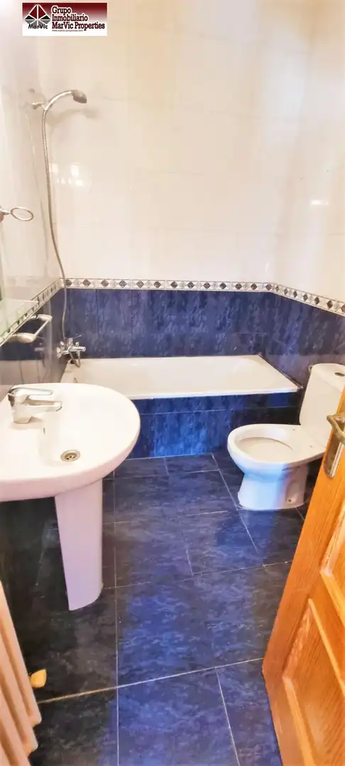 Bany de Casa o xalet en venda en La Nucia amb Calefacció, Jardí privat i Terrassa