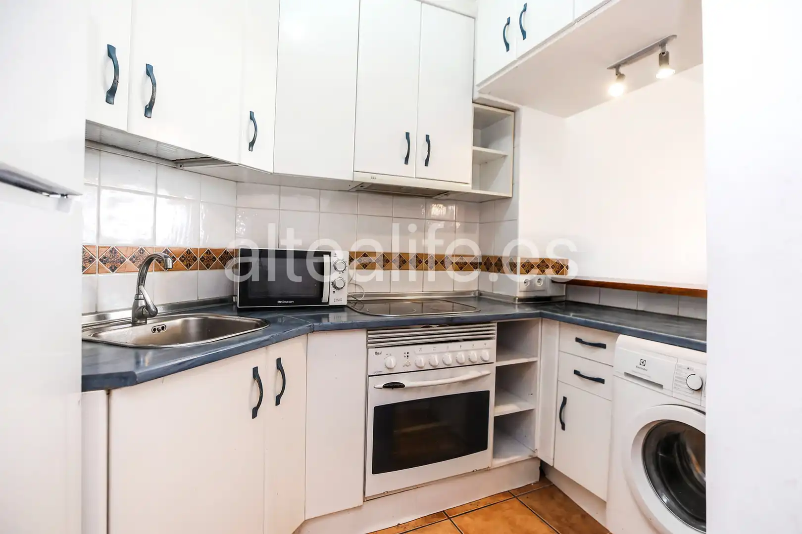 Cuina de Apartament de lloguer en Altea amb Calefacció, Terrassa i Moblat