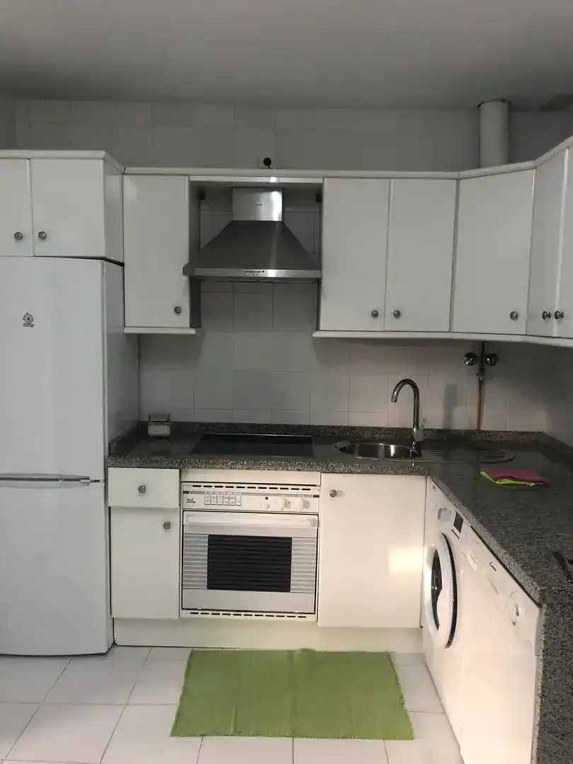Cuina de Casa adosada de lloguer en Rota amb Aire condicionat, Jardí privat i Piscina