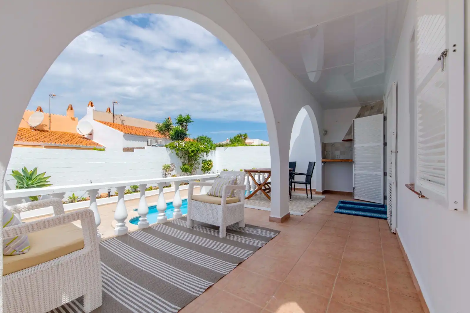 Vista exterior de Casa o xalet en venda en Alaior amb Aire condicionat, Jardí privat i Terrassa