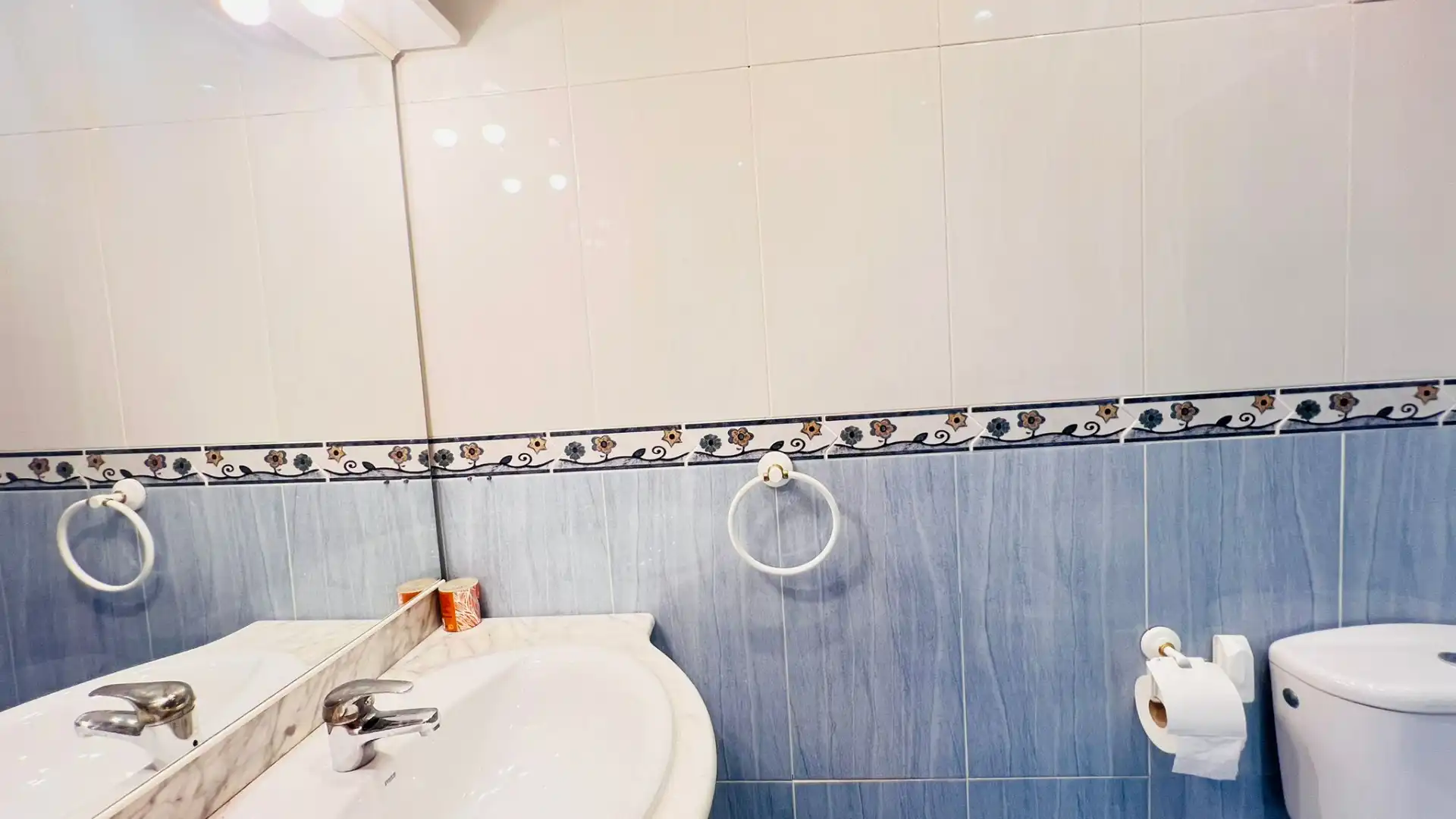 Badezimmer von Wohnung zum Verkauf in Badalona