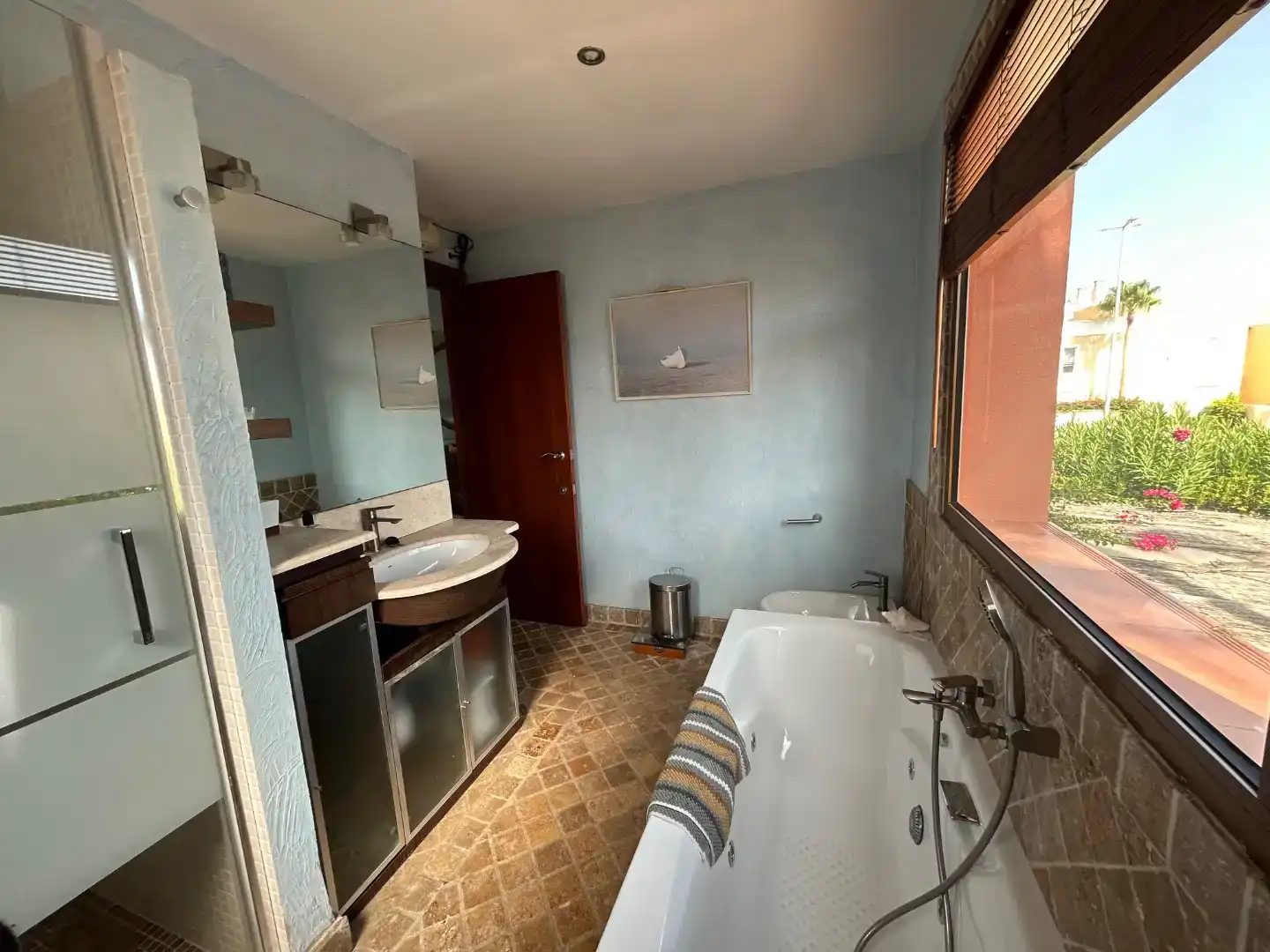 Bany de Casa o xalet de lloguer en Oliva amb Aire condicionat i Piscina