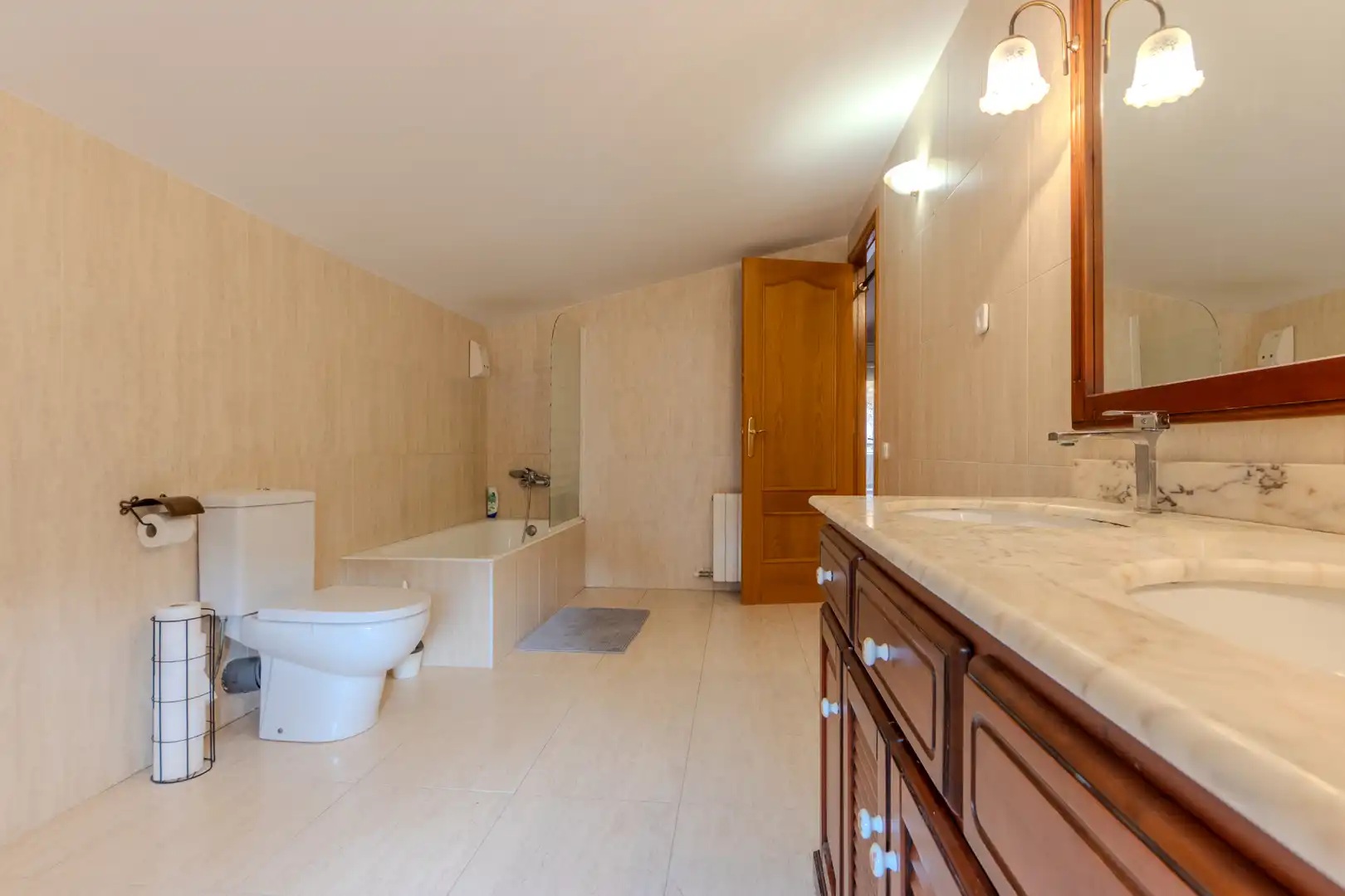 Bany de Casa o xalet en venda en Tarragona amb Jardí privat, Terrassa i Traster