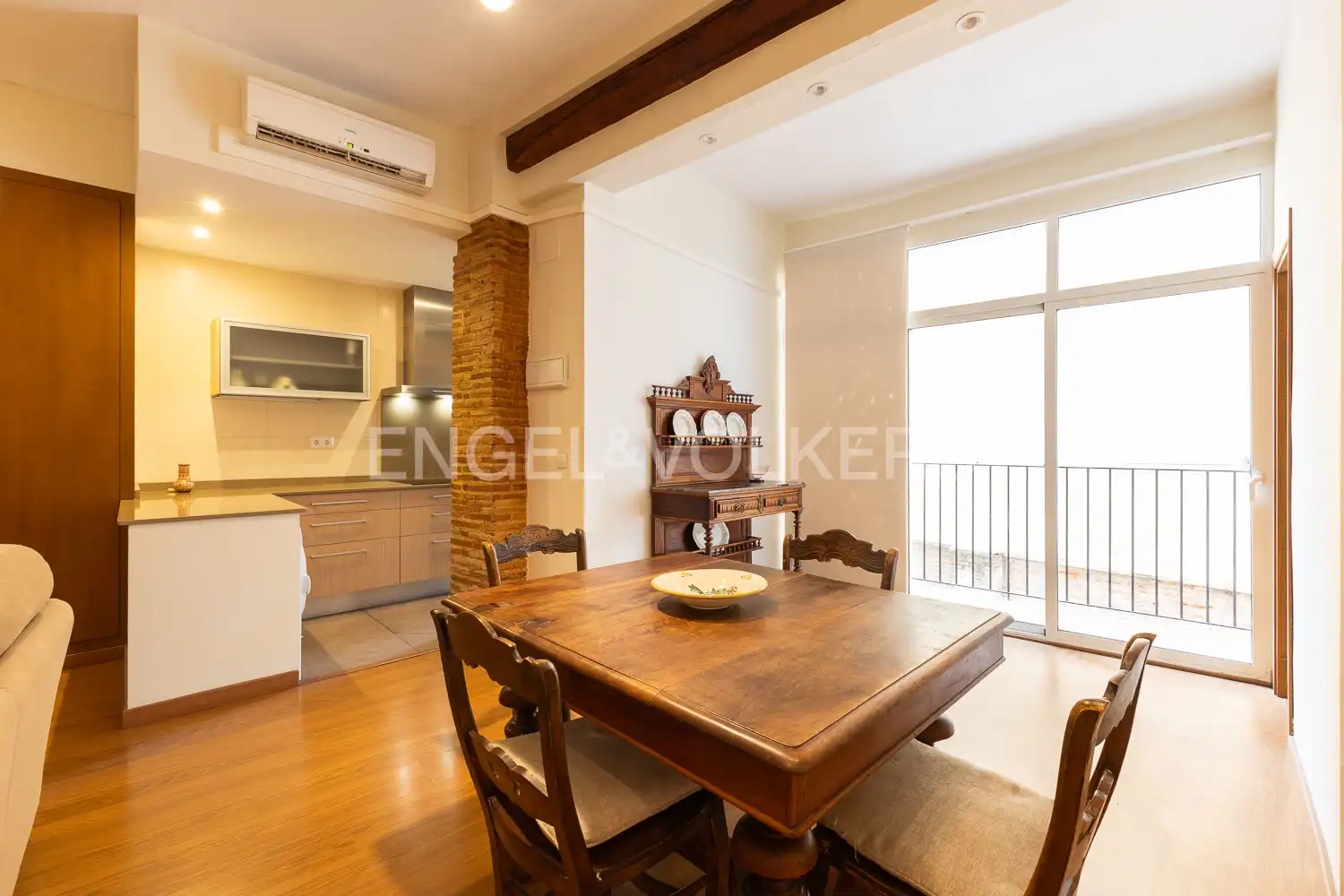Dining room of Flat for rent in Valencia  with Air Conditioner, Heating and Furnished