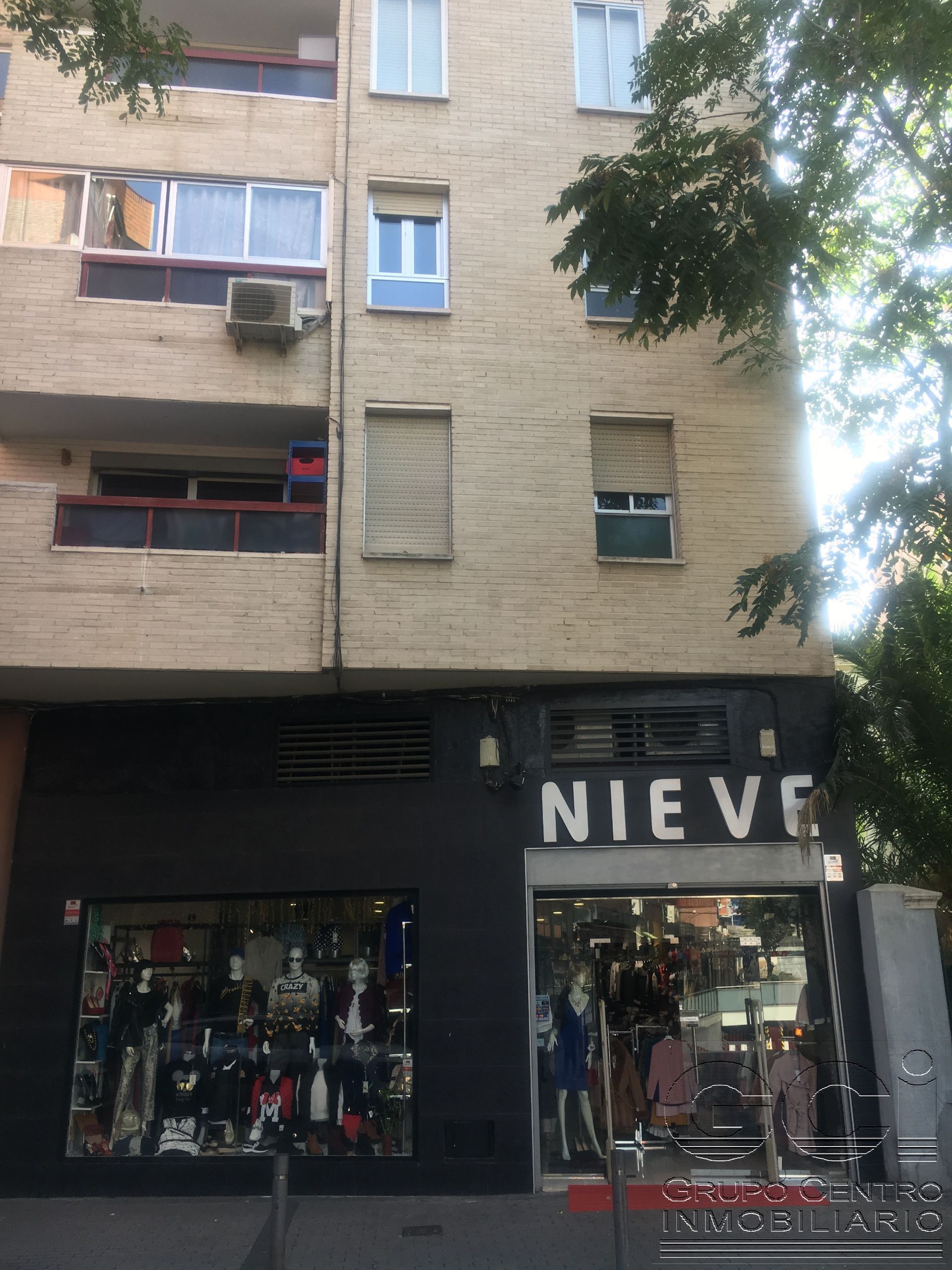 Vista exterior de Local en venta en Valdemoro
