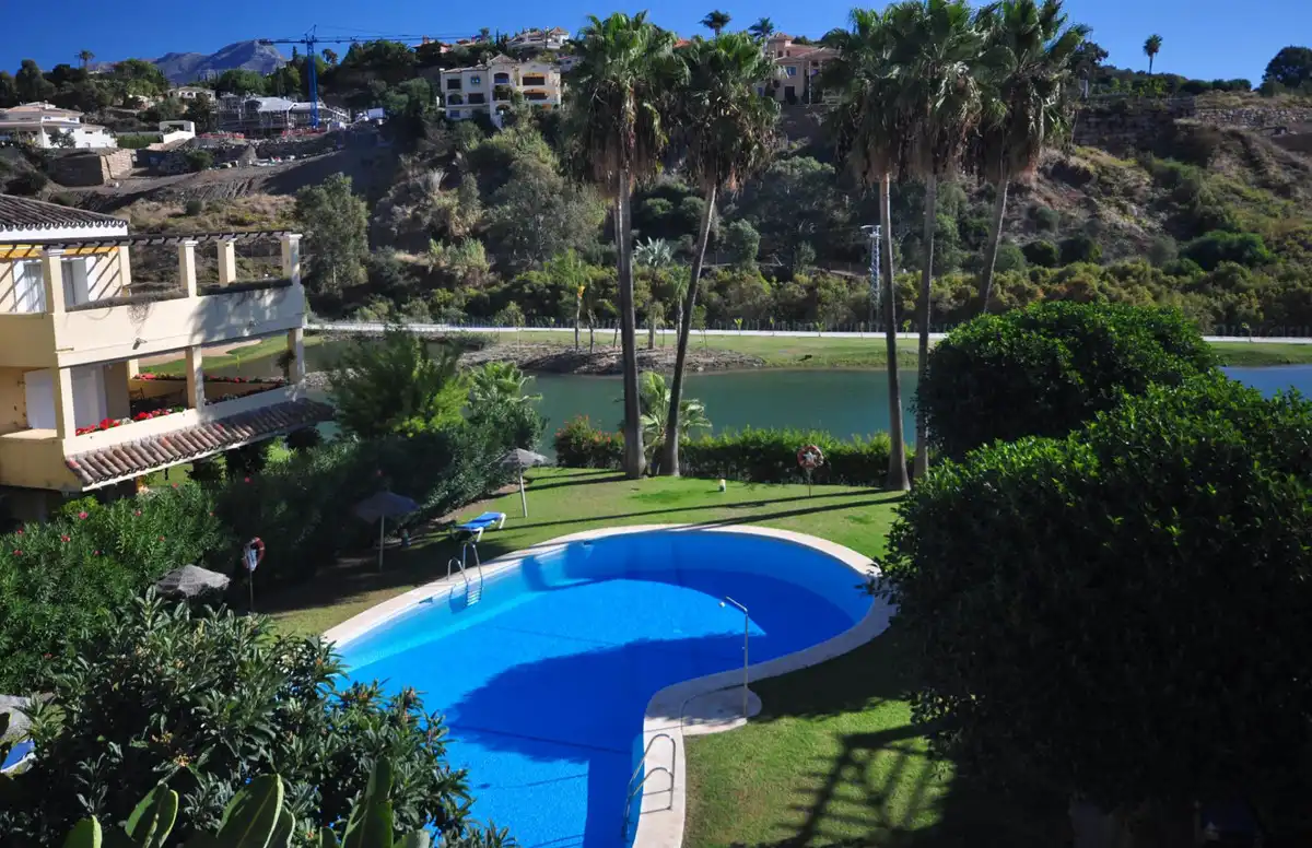 Piso con piscina en venta en Avenida Tomás Pascual 22