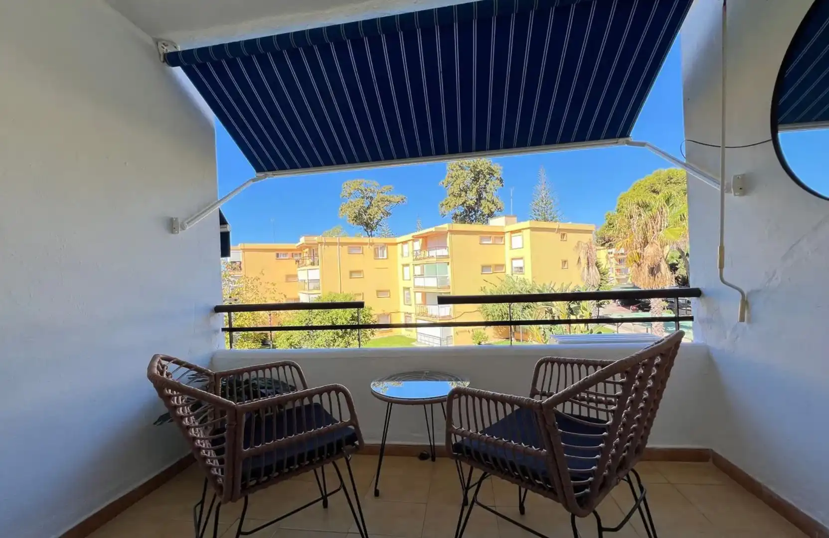 Terrassa de Apartament de lloguer en Estepona amb Aire condicionat, Terrassa i Moblat