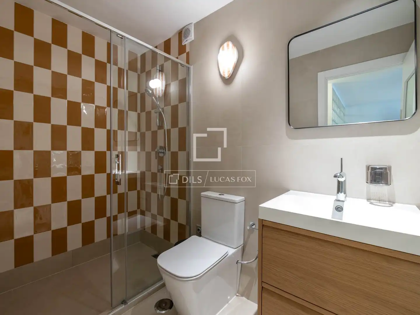 Badezimmer von Haus oder Chalet zum Verkauf in La Moraleja mit Klimaanlage, Heizung und Privatgarten