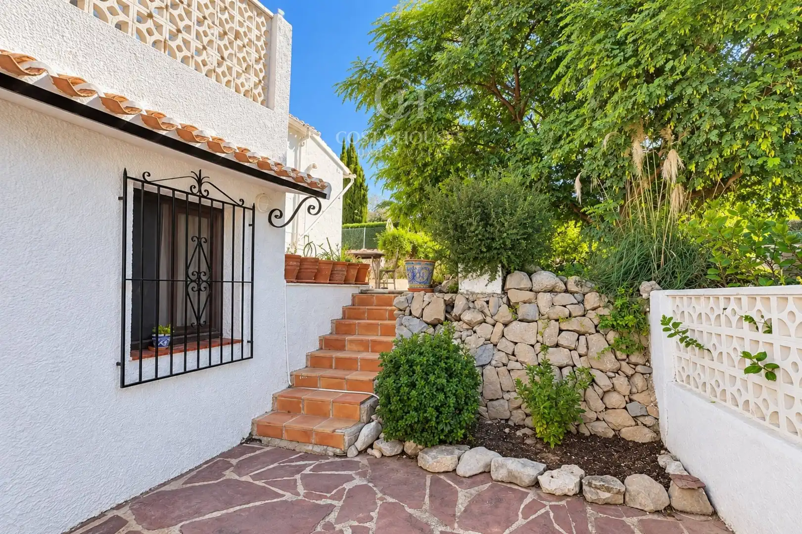 Vista exterior de Casa o chalet en venta en Partides comunes - Adsubia