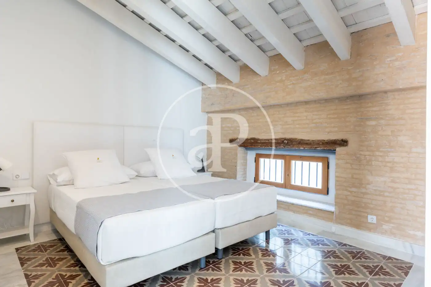 Attic for rent in Calle de Pérez Bayer, Sant Francesc