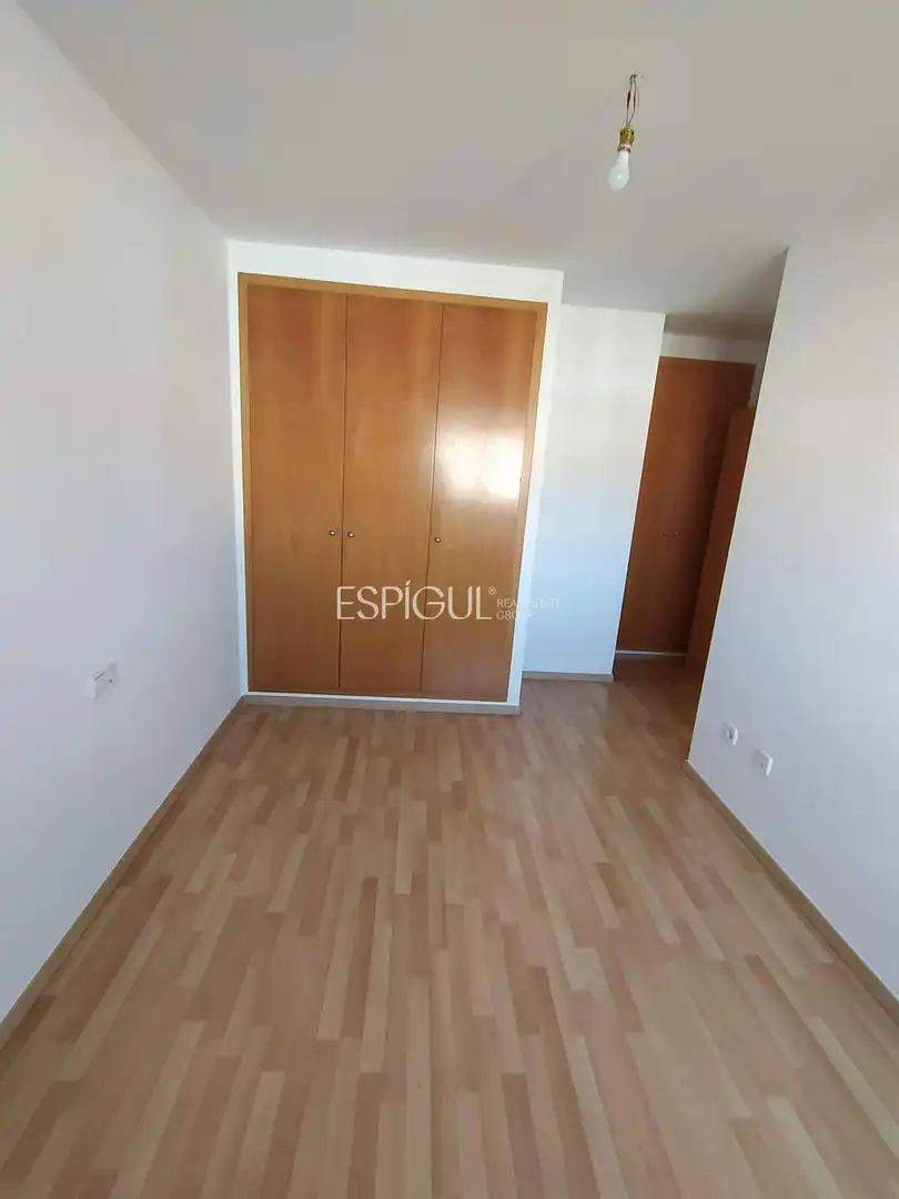 Schlafzimmer von Maisonette zum Verkauf in Girona mit Klimaanlage, Heizung und Parkett