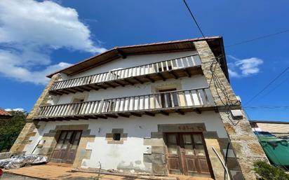Außenansicht von Haus oder Chalet zum verkauf in Guriezo mit Terrasse