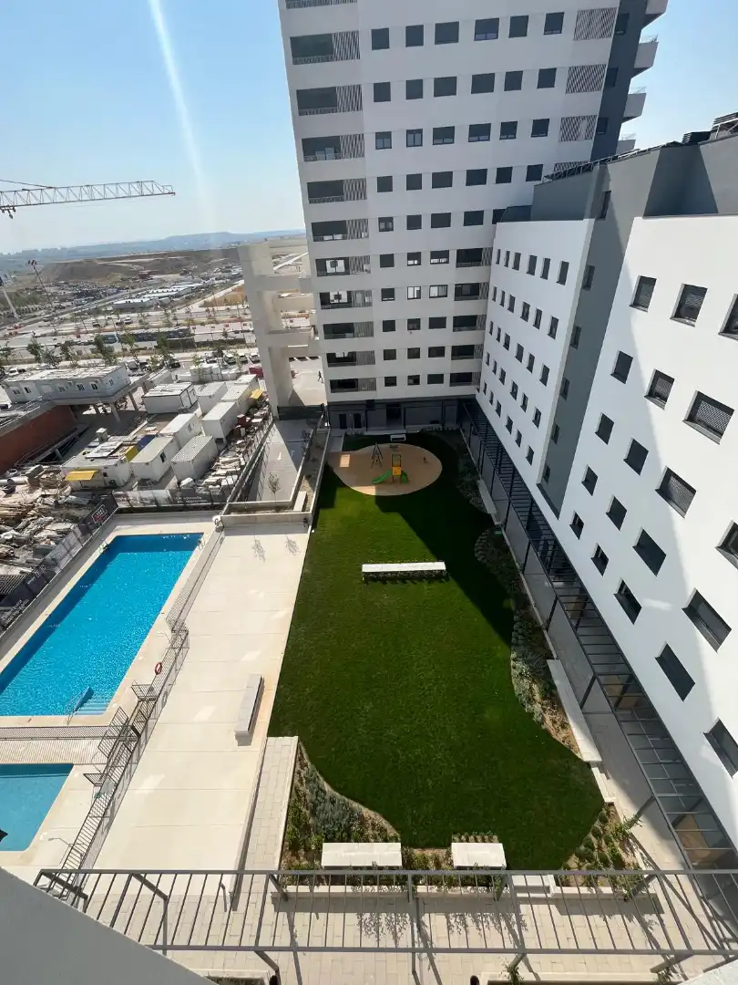 Piscina de Pis en venda en Madrid amb Aire condicionat, Calefacció i Jardí privat