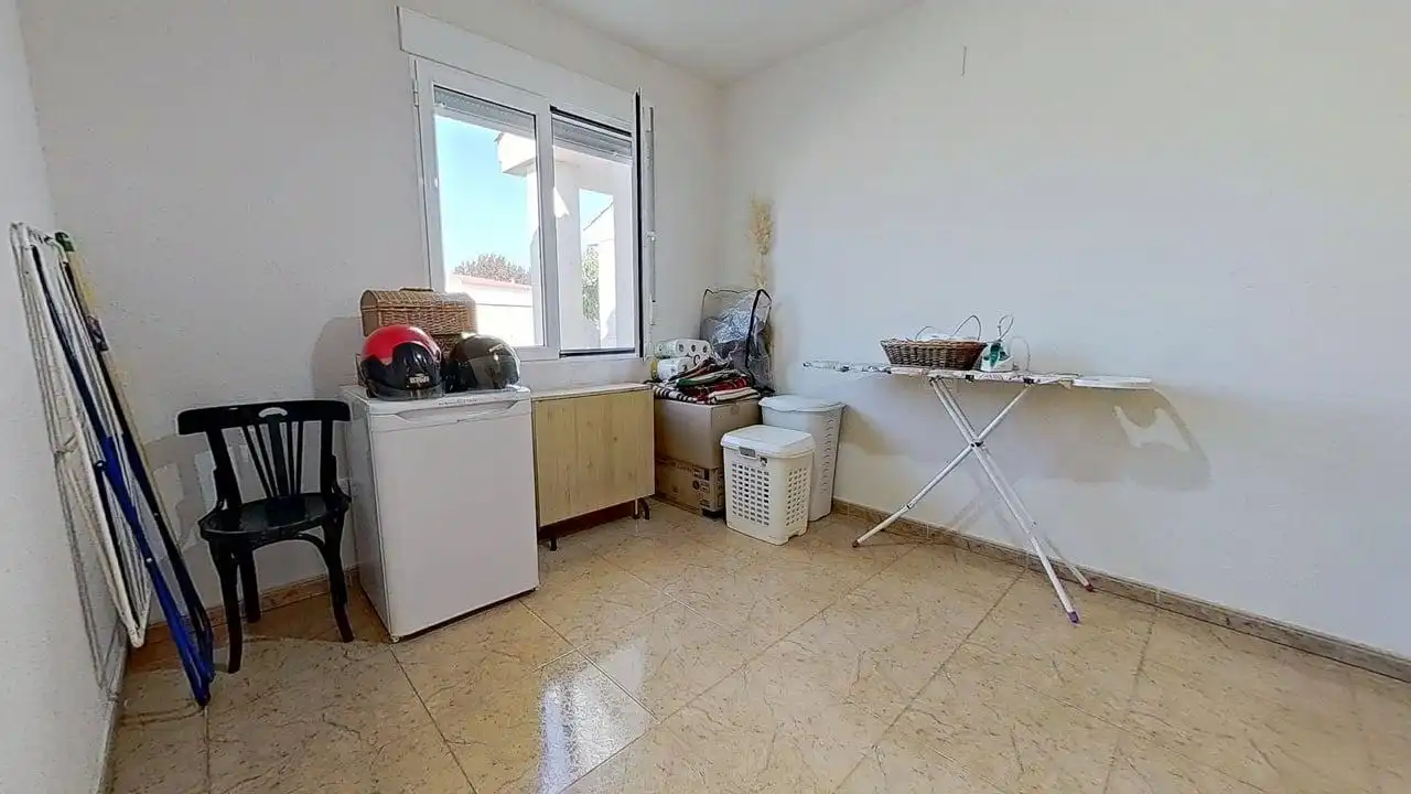 Casa adosada en venda en Santiuste de San Juan Bautista amb Calefacció, Jardí privat i Moblat