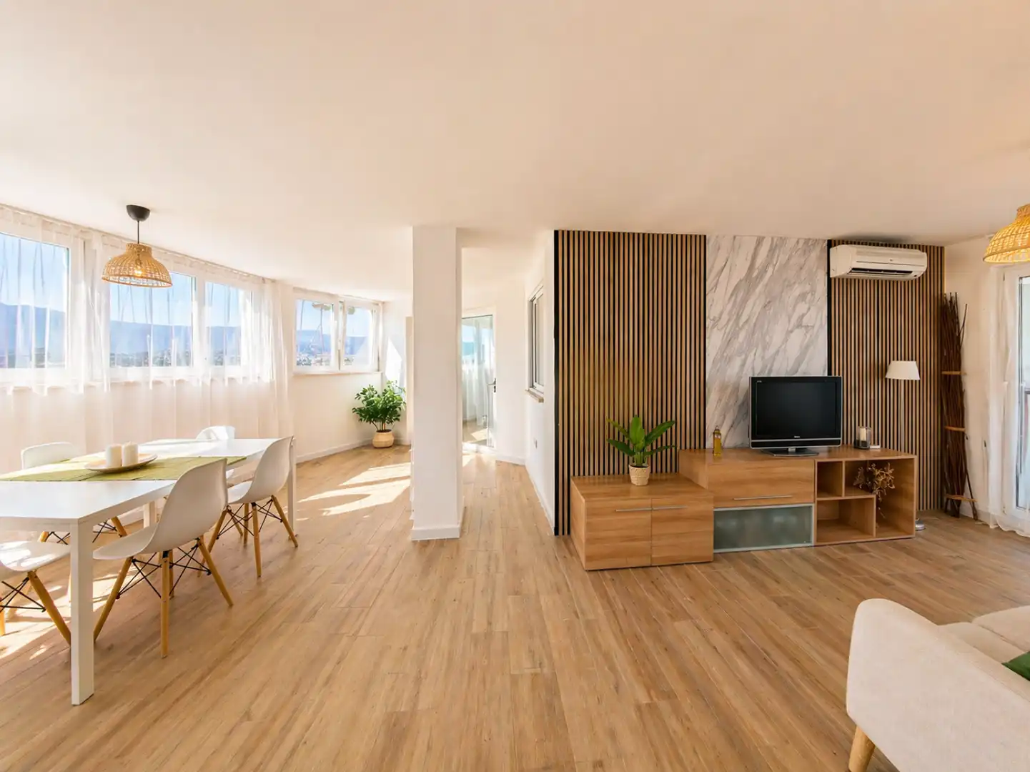 Wohnzimmer von Wohnung zum Verkauf in Málaga mit Klimaanlage, Privatgarten und Terrasse