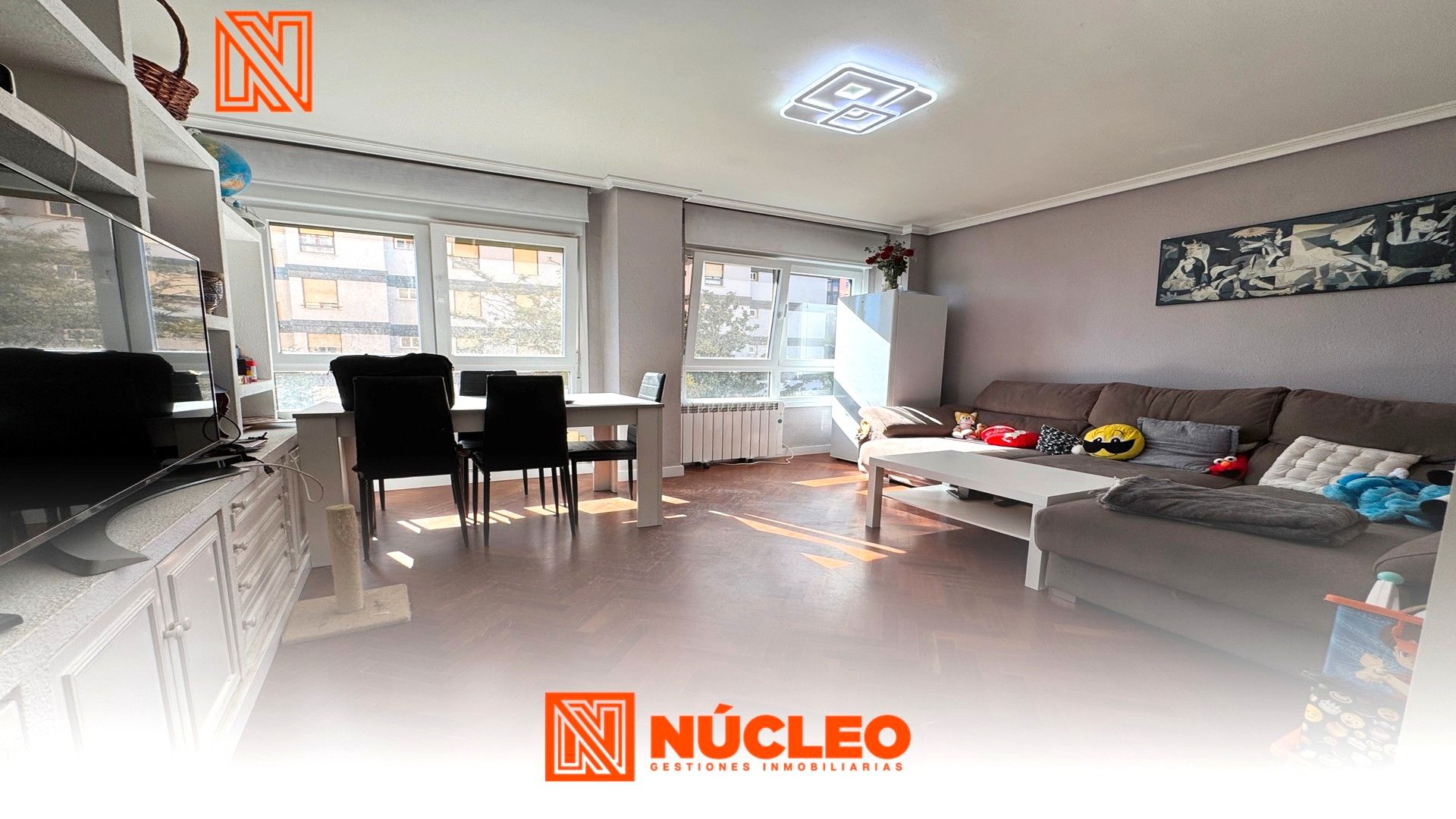 Sala d'estar de Pis en venda en Castellón de la Plana / Castelló de la Plana amb Calefacció, Moblat i Forn