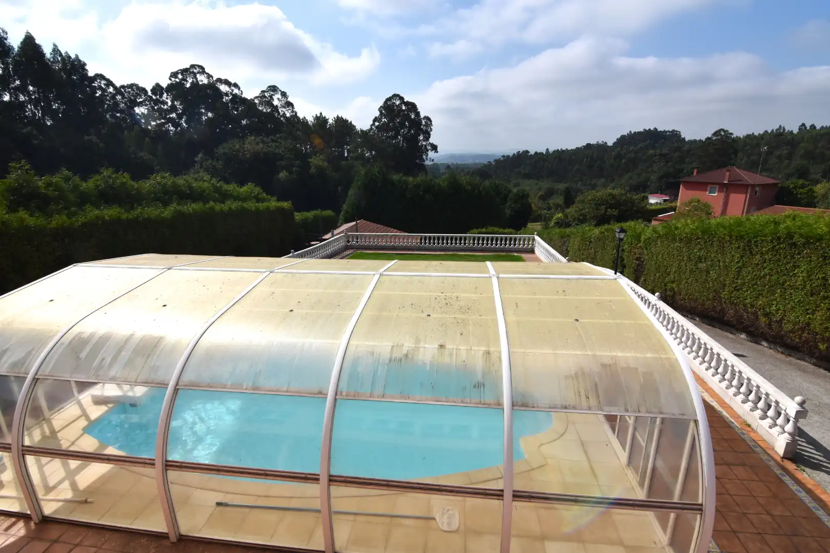 Piscina de Casa o chalet en venta en Bergondo con Calefacción, Jardín privado y Parquet